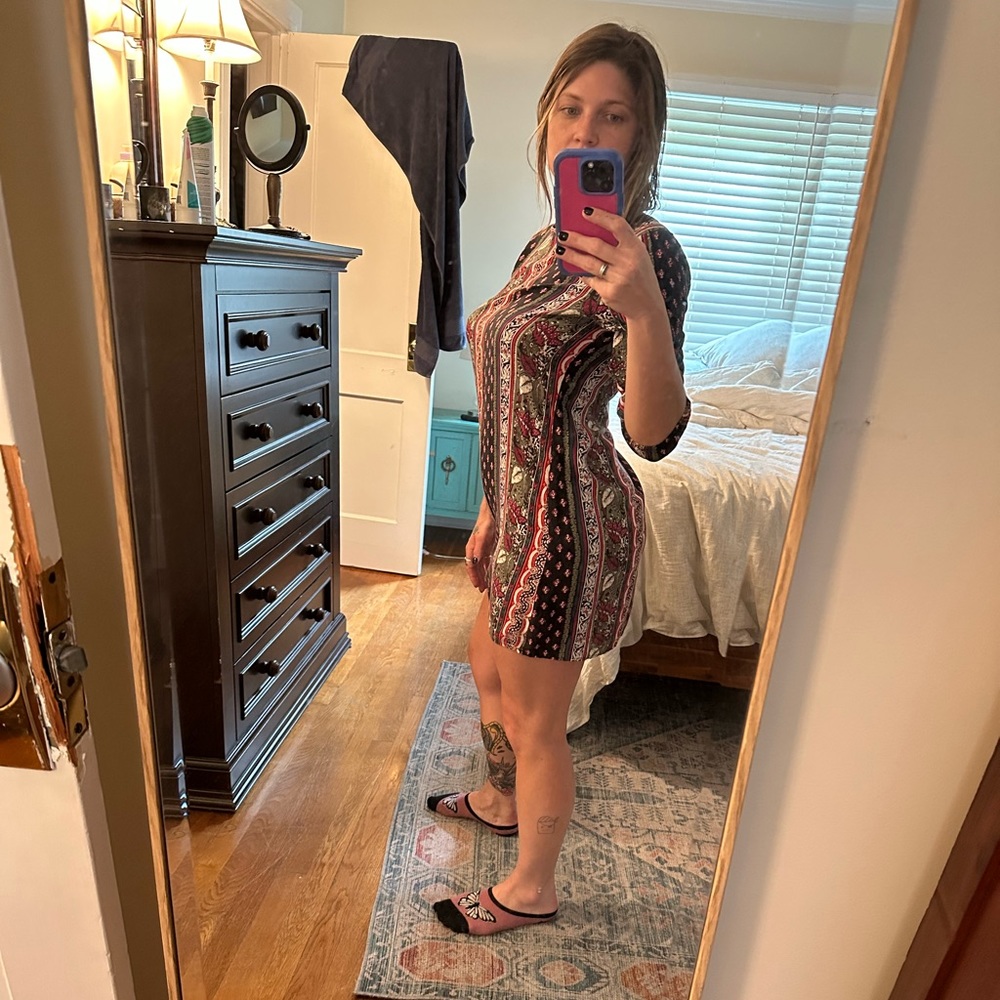 Cute Pattern Dress - Picture 2 of 4